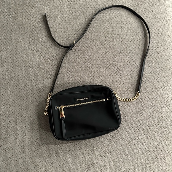 Michael Kors crossbody - Picture 2 of 5